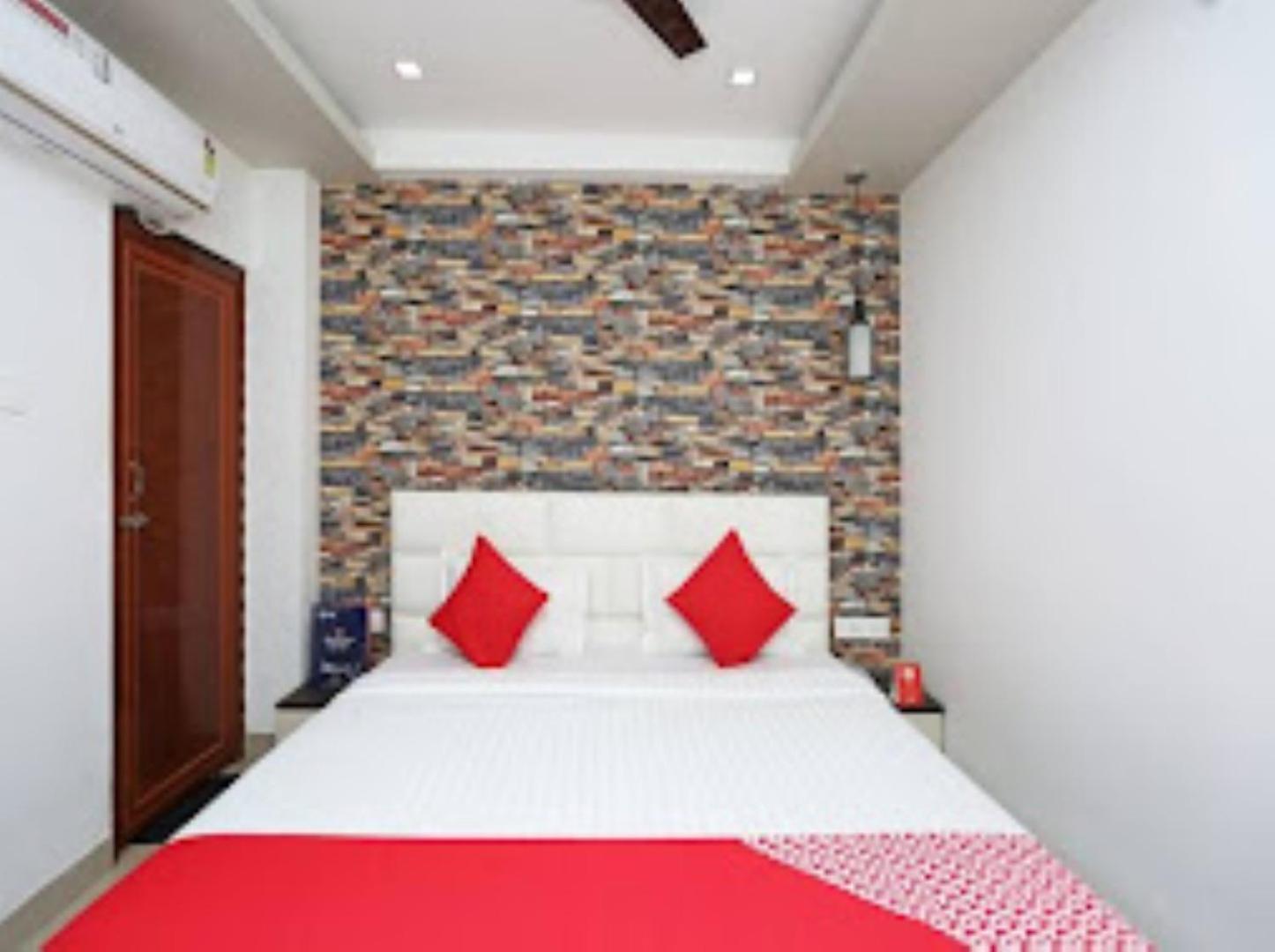 Hotel Sai Jagannath Bhubaneswar Bagian luar foto